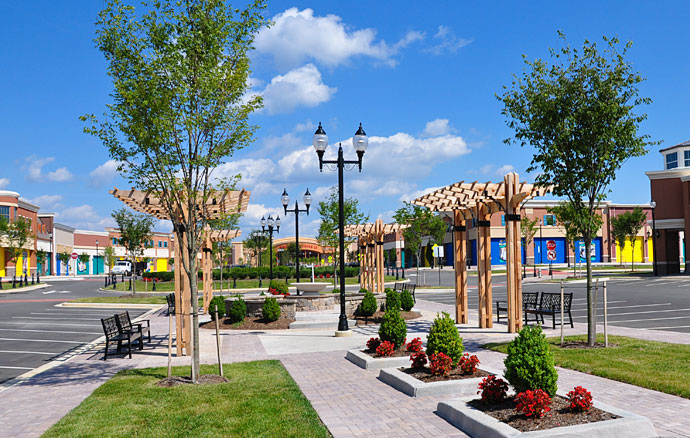 Main_Street_Area_at_Westchester_Commons